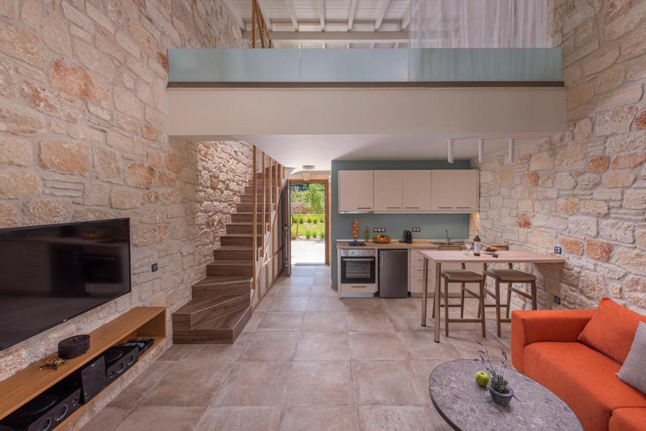 Mint Retreat Suites (Adults Only) Kalandra Bagian luar foto