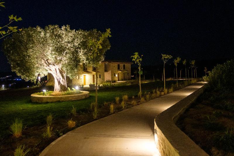 Mint Retreat Suites (Adults Only) Kalandra Bagian luar foto